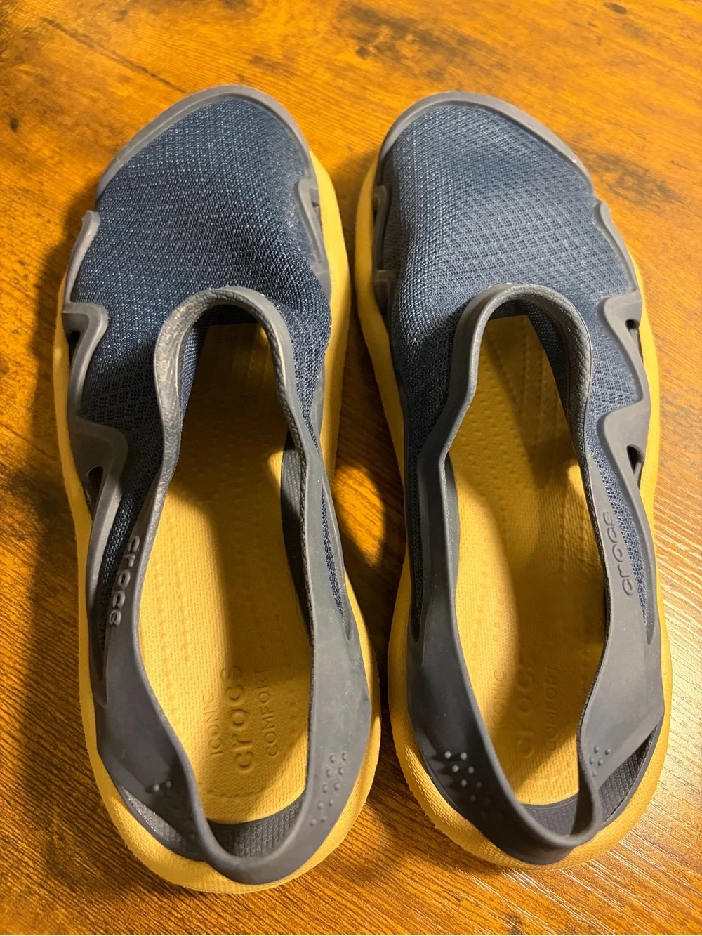 CROCS Swiftwater Mesh Wave Slip-On Sandals Water Shoes Hiking - Size 6 Navy